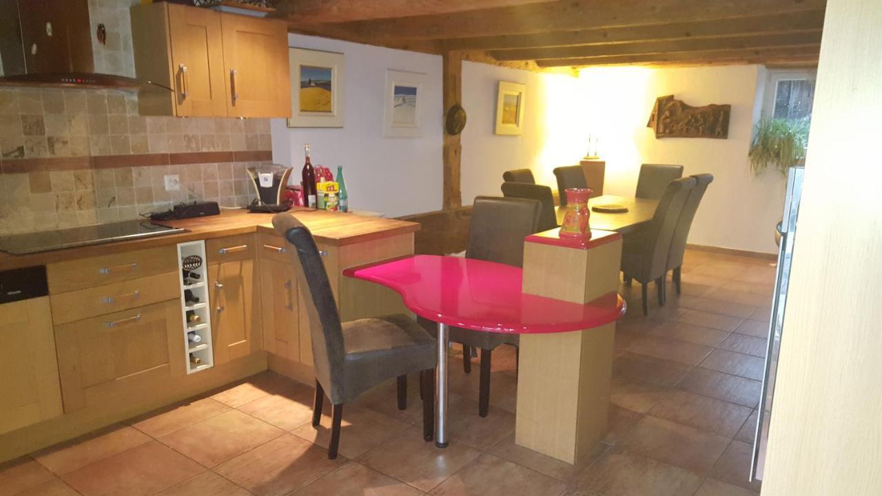 Bed and Breakfast Au Petit Bonheur Courgenay Exteriér fotografie